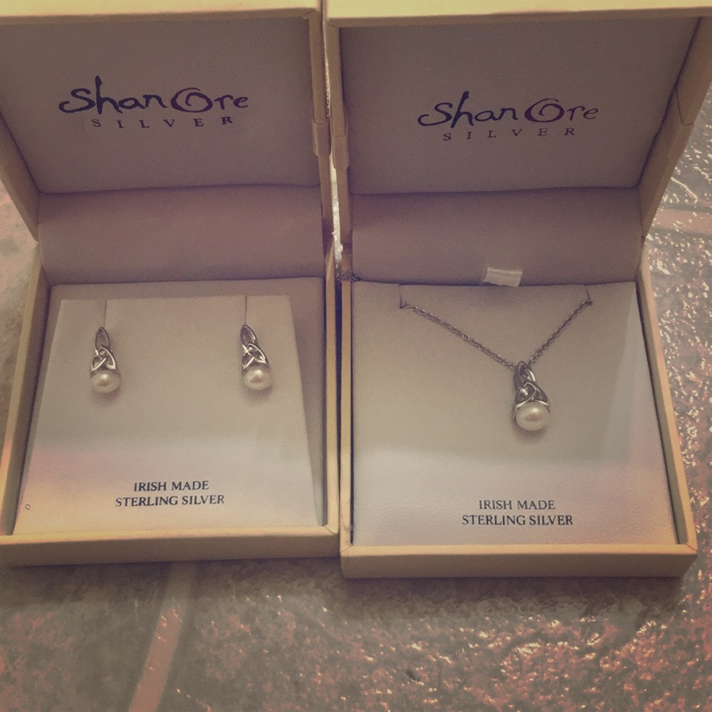 Pearl and sterling silver earring and necklace